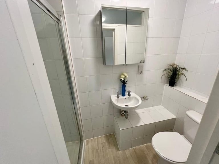💫 Spacious Room Available | 1 Min to Island Gardens Station | E14 📍