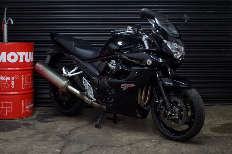 Suzuki GSF Bandit 1250 NOT GSX Honda Hornet 