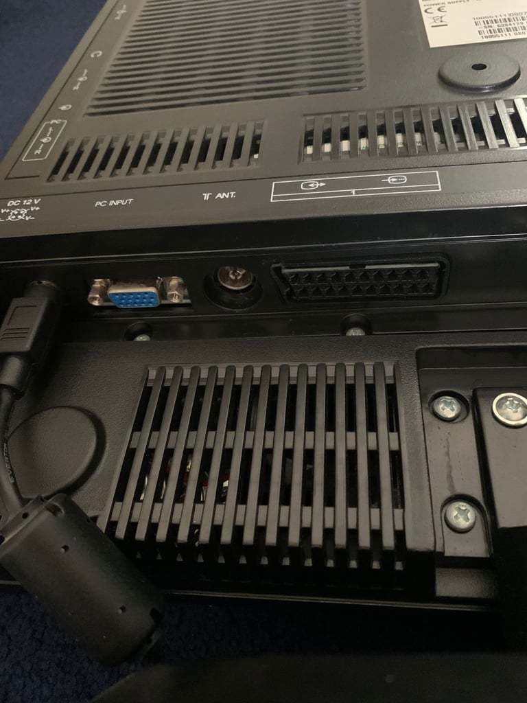 Linsar 21in Television & Remote Control