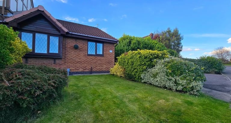 2 bed bungalow to rent in a lovely green & safe area