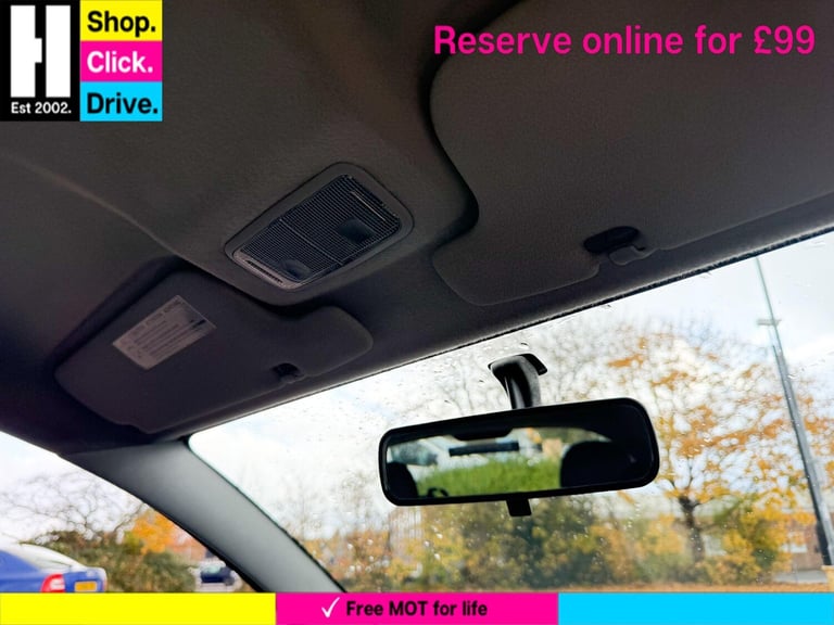 Toyota Yaris 1.3 VVT-i Blue Hatchback 5dr Petrol Manual (133 g/km, 85 bhp) Petrol Manual - Image 42