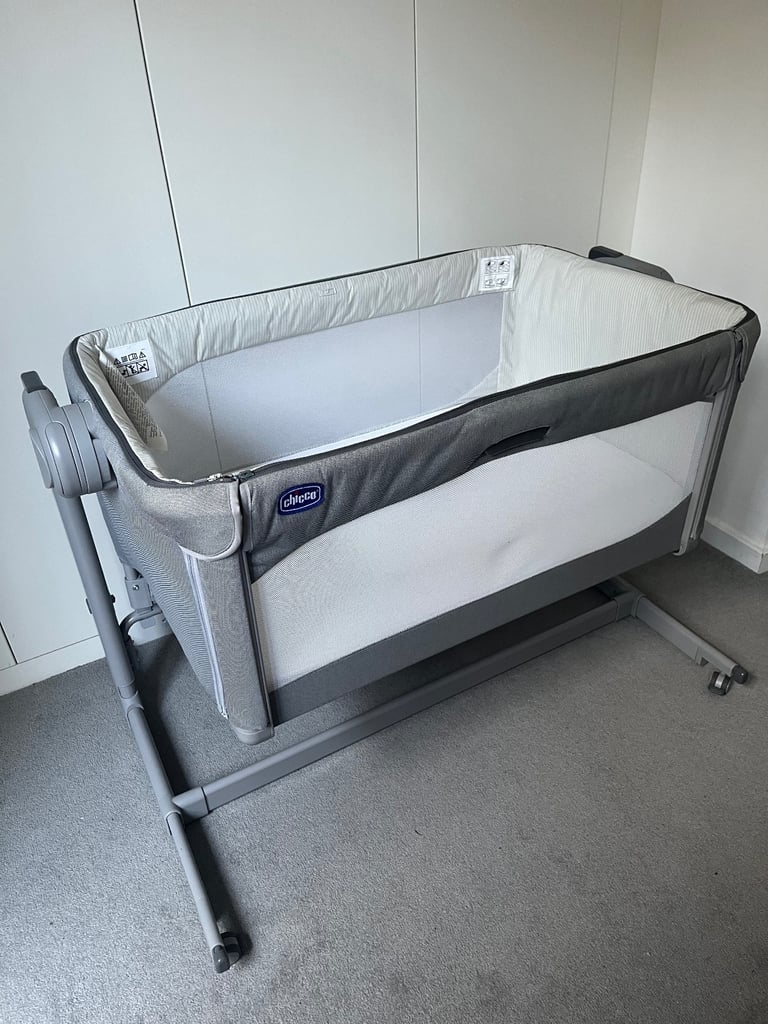 image for Chicco ‘Next2Me Magic’ bedside crib