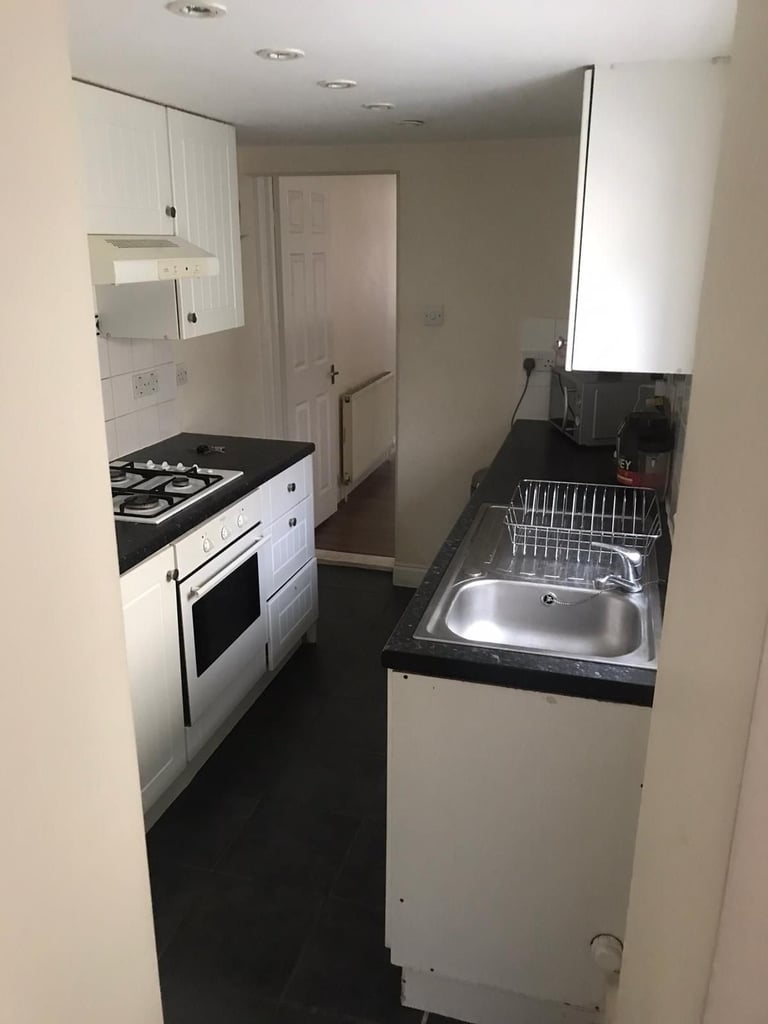 THREE BEDROOM HOUSE TO RENT GILLINGHAM 