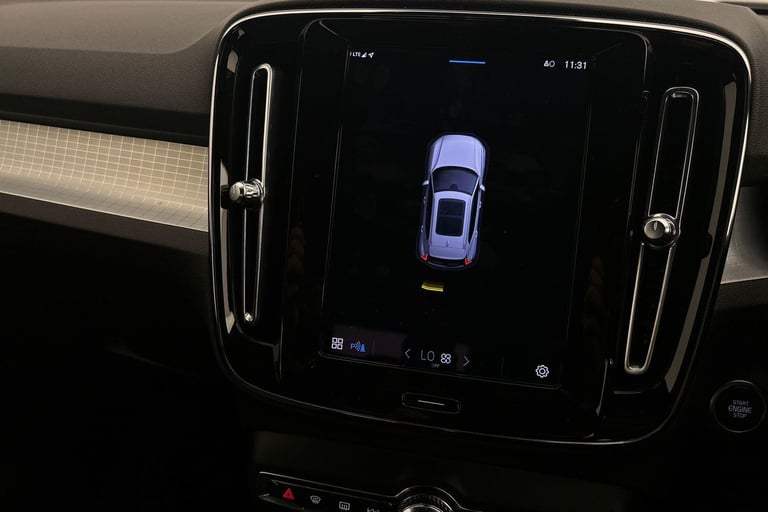 2023 Volvo XC40 Core, B3 mild hybrid, Petrol ESTATE Petrol/Electric Hybrid Automatic
