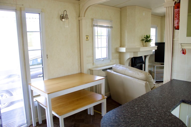 STATIC CARAVAN / HOME 