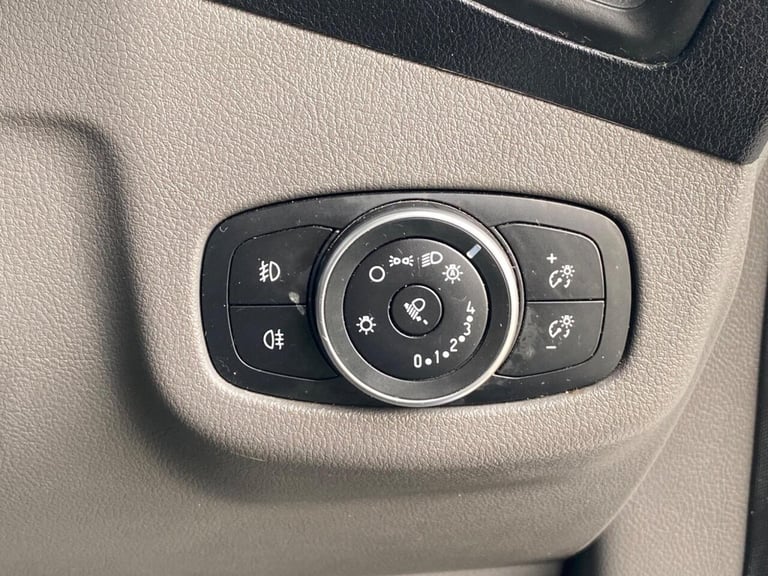 2019 Ford Transit Connect 1.5 200 EcoBlue Limited Panel Van 5dr Diesel Manual L1 Euro 6 (s/s) (12...