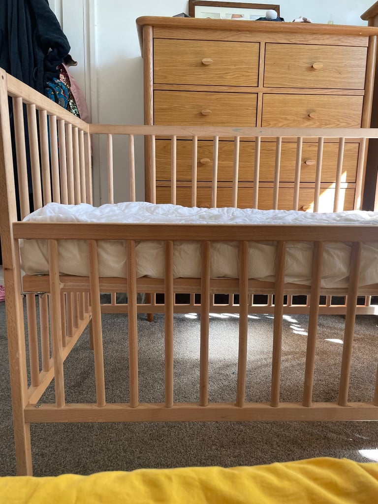 Cot bed