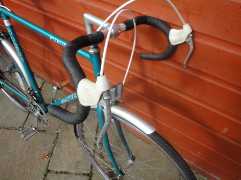 Dawes sterling vintage road, large 24 inch reynolds 500 hand built frame, 28 inch wheels, 12 gears