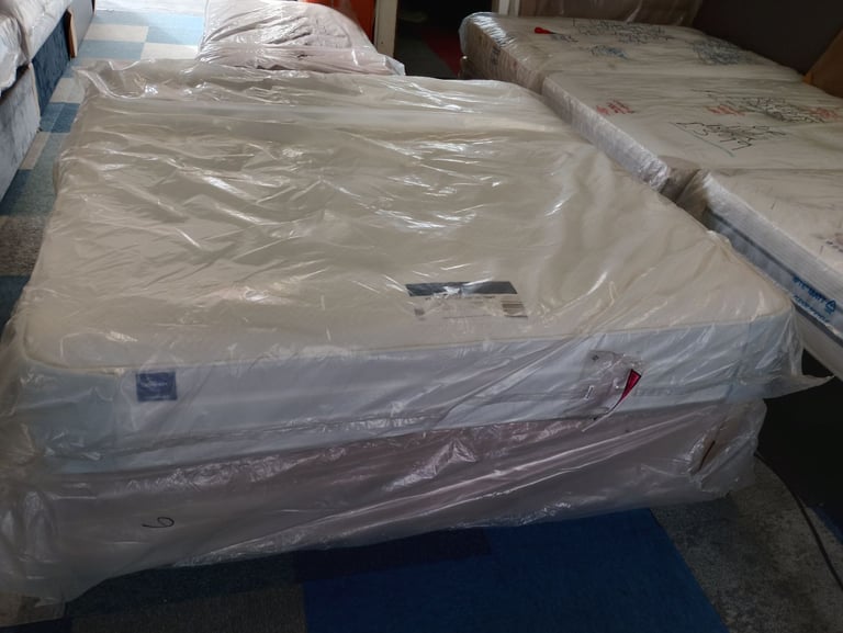 6ft silent night 1200 pocket memory mattress new in packets only £349
