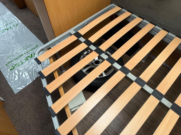 2011 Buccaneer Schooner Fixed bed end large washroom