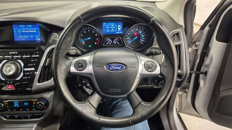 2014 Ford Focus 1.0 EcoBoost Titanium Navigator 5dr Hatchback Petrol Manual