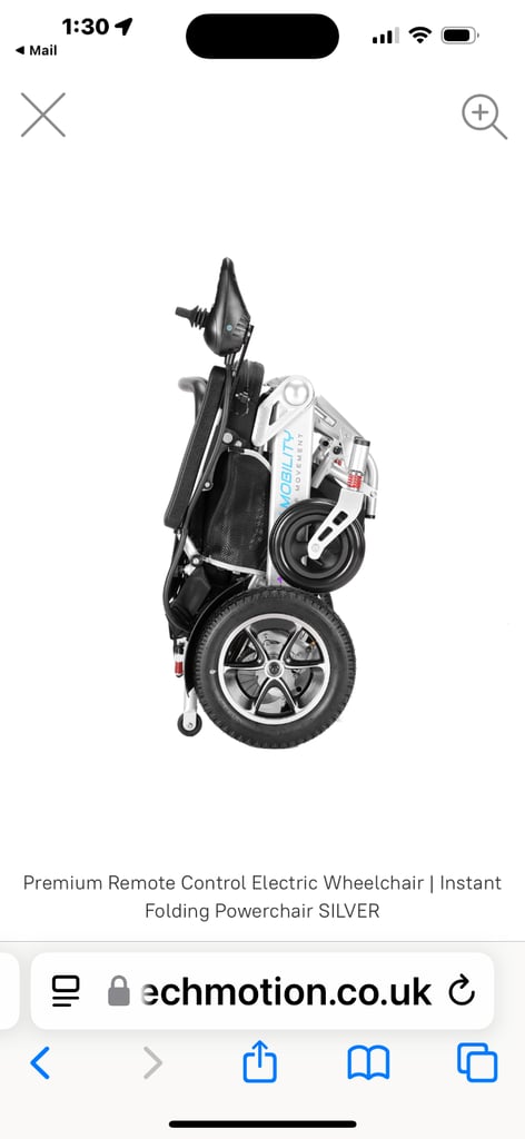 Folding electric wheelchair
