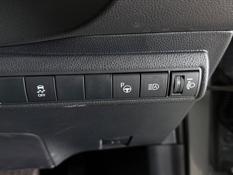 2022 Toyota Corolla 1.8 VVT-h Icon Tech Touring Sports CVT Euro 6 (s/s) 5dr Estate PETROL/ELECTRI...