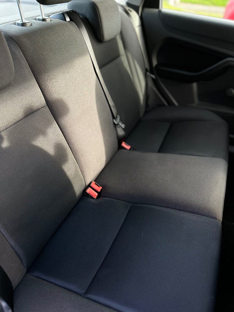 Ford, FOCUS, Hatchback, 2005, Manual, 1596 (cc), 5 doors