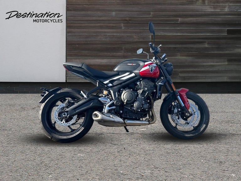 2025 Triumph Trident 660 PREMIUM TWIN COLOUR Petrol black 6 Speed
