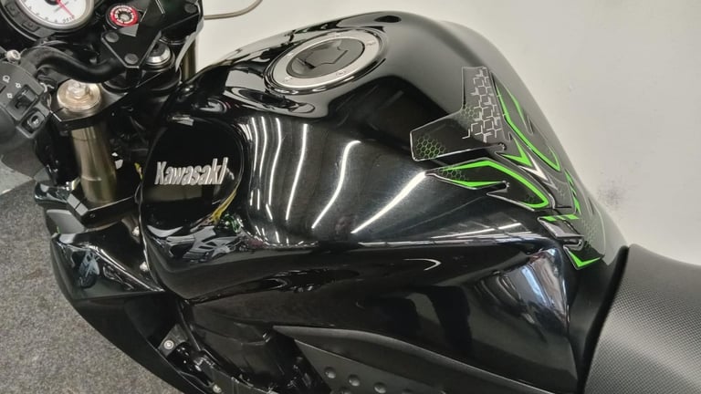 KAWASAKI Z1000 ** TWIN BEOWOLF EXHAUSTS - TAIL TIDY - 12 MONTH MOT **