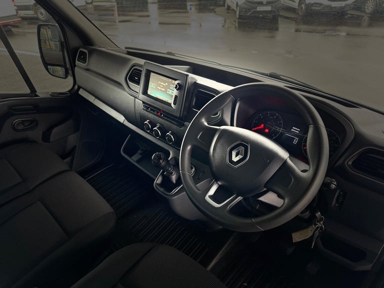 2022 Renault Master 2.3 dCi 35 Business+ FWD LWB Medium Roof Euro 6 4dr PANEL VAN Diesel Manual