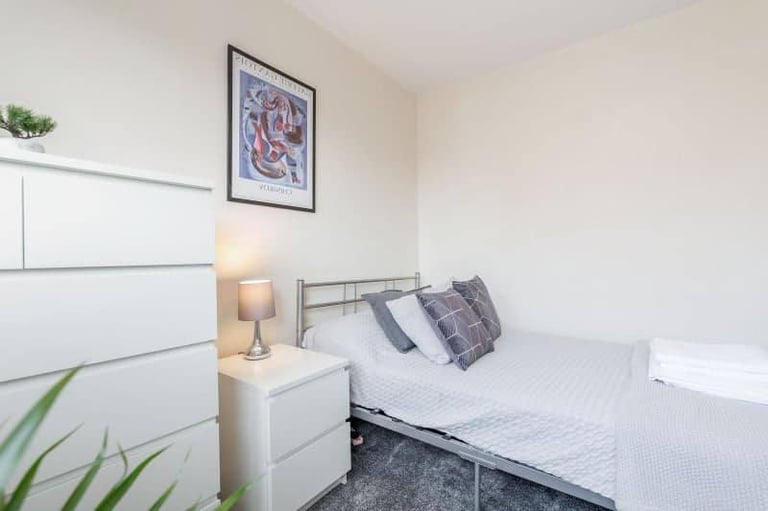 Bright Room ☀ Move-In Today ✅