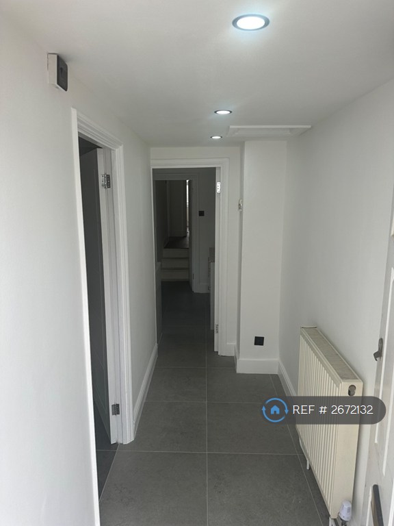 2 bedroom flat in Shardeloes Road, London, SE14 (2 bed) (#2672132)