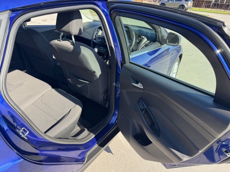 2017 Ford Focus 1.0T EcoBoost Titanium Hatchback 5dr Petrol Auto Euro 6 (s/s) (125 ps) Hatchback ...
