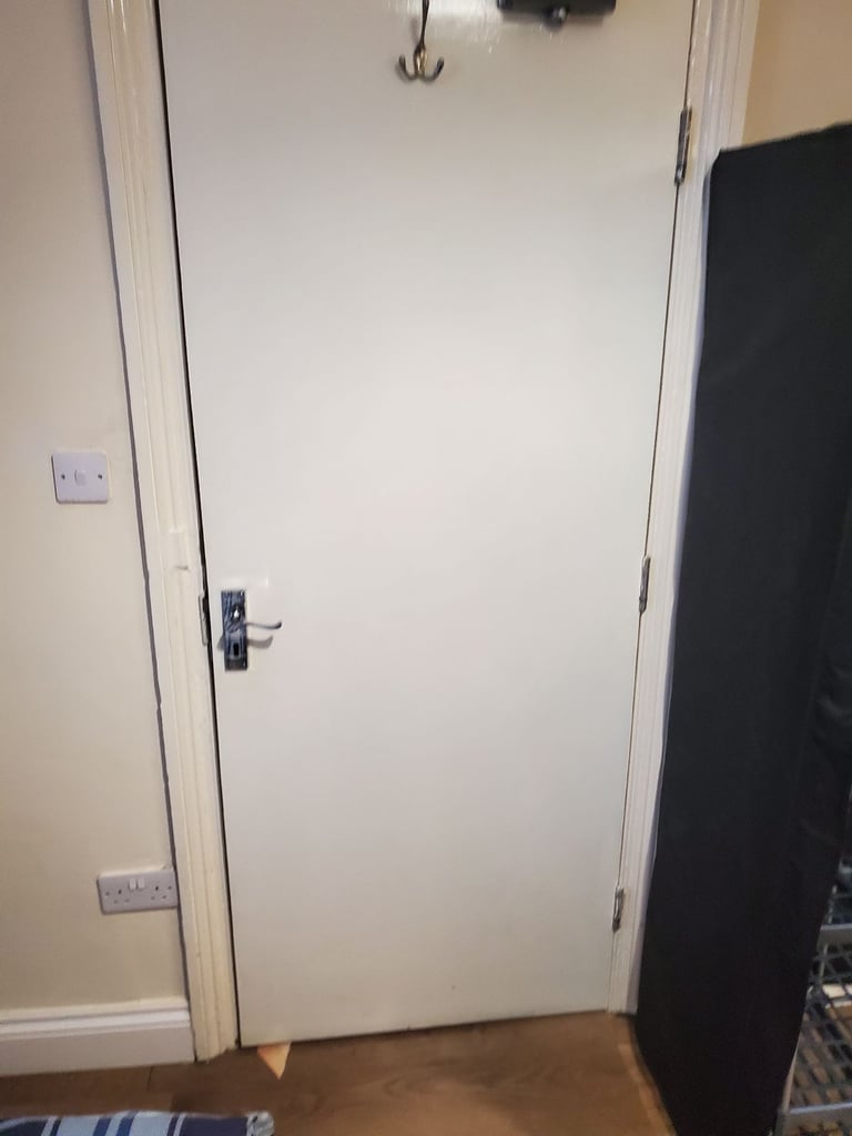 Full Ensuite Bedroom- Newcastle City Center-650PCM-All Bills Inc-No agents