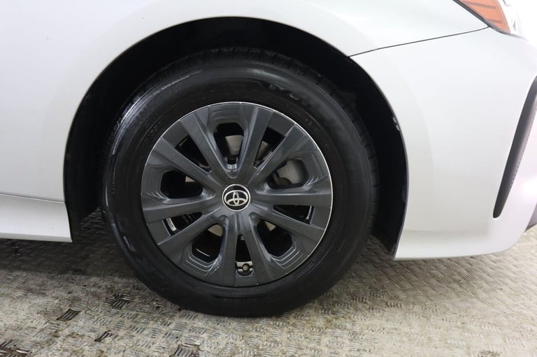 2022 Toyota Prius 1.8 VVT-h Active CVT Euro 6 (s/s) 5dr Hatchback Automatic