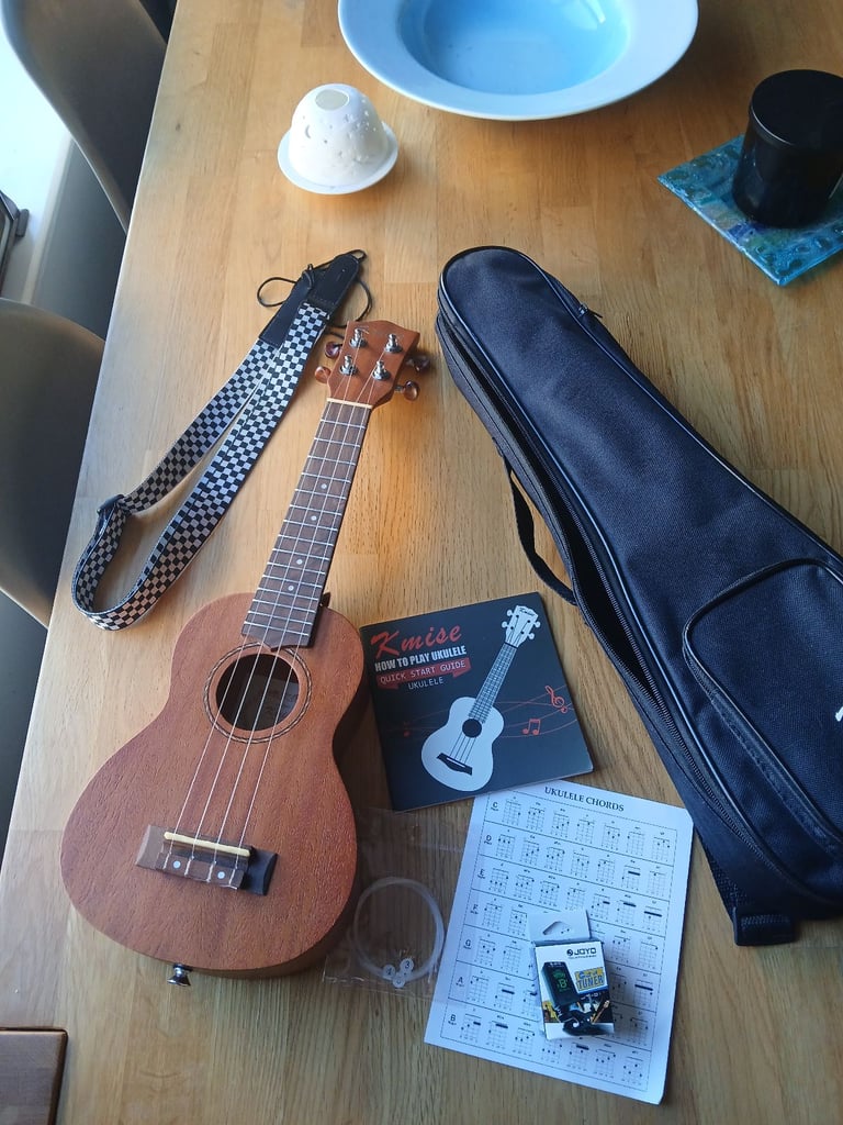 image for Kmise Soprano ukulele, 21 inch