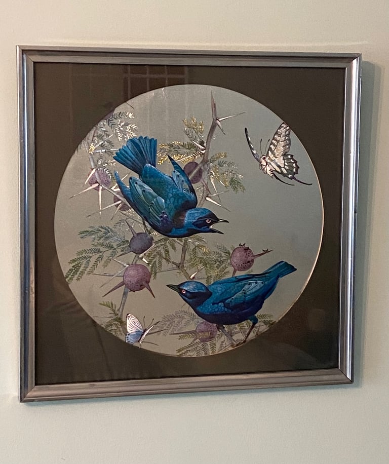 STUNNING BIRD PICTURE IN SILVER FRAME