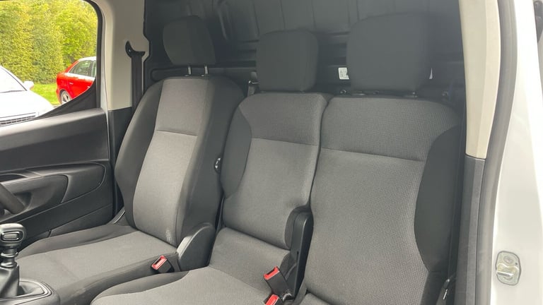 2022 Vauxhall Combo 2300 1.5 Turbo D 100ps H1 Sportive Van PANEL VAN DIESEL Manual