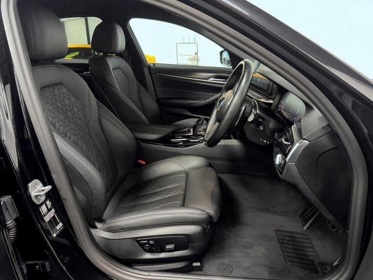 2022 BMW 5 Series 520i M Sport Saloon SALOON Petrol/Electric Hybrid Automatic