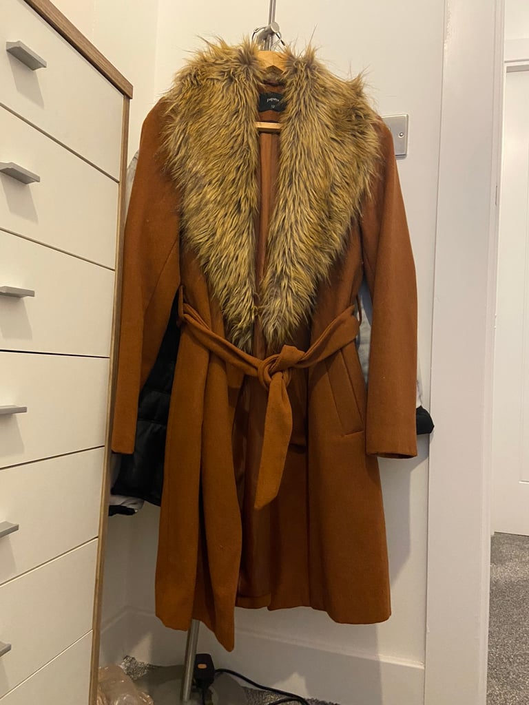 Ladies Coat Size M (12)