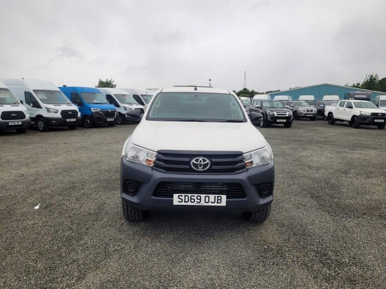 2019 ON 69 PLATE TOYOTA HILUX ACTIVE D-4D 4WD 2400CC DOUBLE CAB PICK UP ULEZ 