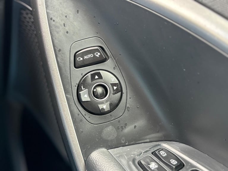 2015 Hyundai Santa Fe 2.2 CRDi Premium 4WD Euro 5 5dr (7 seat) ESTATE Diesel Manual