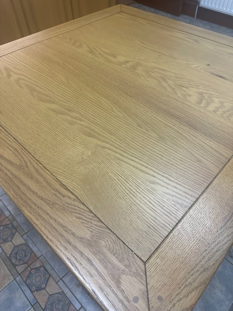 Solid Oak Dining table and 6 matching chairs