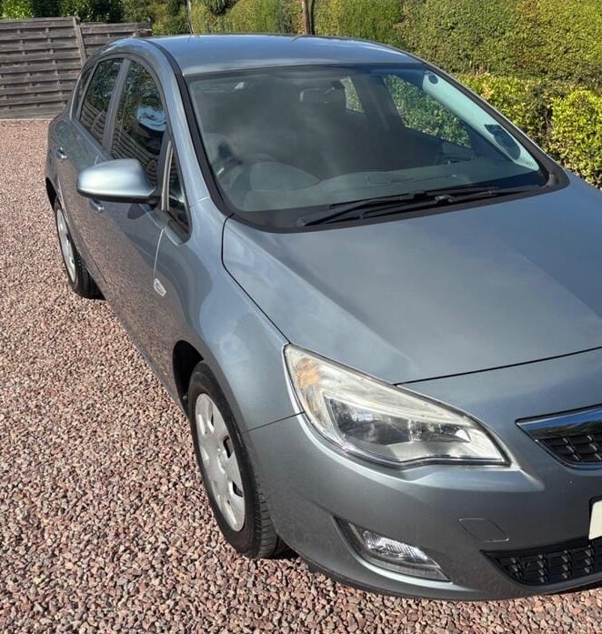 Vauxhall, ASTRA, Hatchback, 2011, Manual, 1598 (cc), 5 doors
