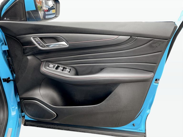 2023 MG MG HS 1.5 T-GDI 16.6kWh Trophy Auto Euro 6 (s/s) 5dr ESTATE Petrol/Electric Hybrid Automatic