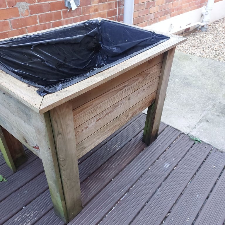 Wooden planter