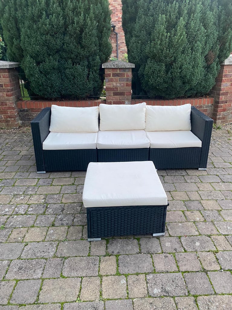 3 seater garden sofa with footrest for £120(we can deliver)