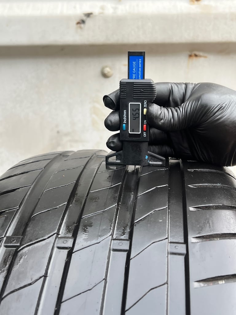 255 40 R20 101Y XL BRIDGESTONE POTENZA , Tread  5.1mm (E7338) Tested