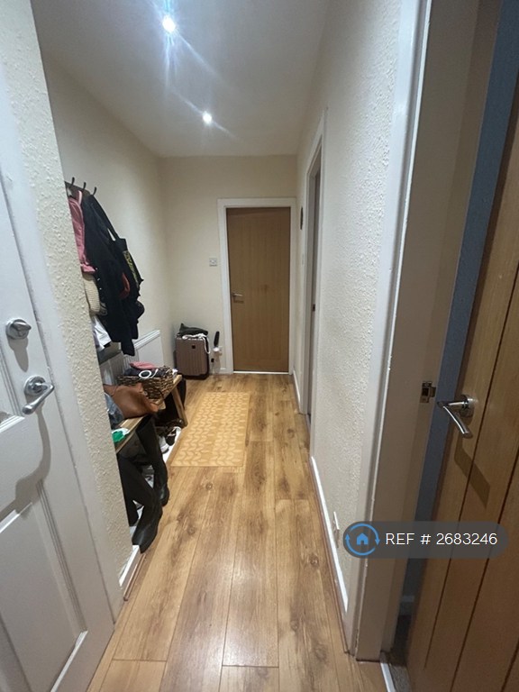 1 bedroom flat in Parkfield Road, Aigburth, Liverpool, L17 (1 bed) (#2683246)