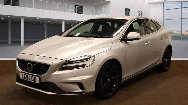 2018 Volvo V40 2.0 T3 R-Design Nav Plus Euro 6 (s/s) 5dr HATCHBACK Petrol Manual