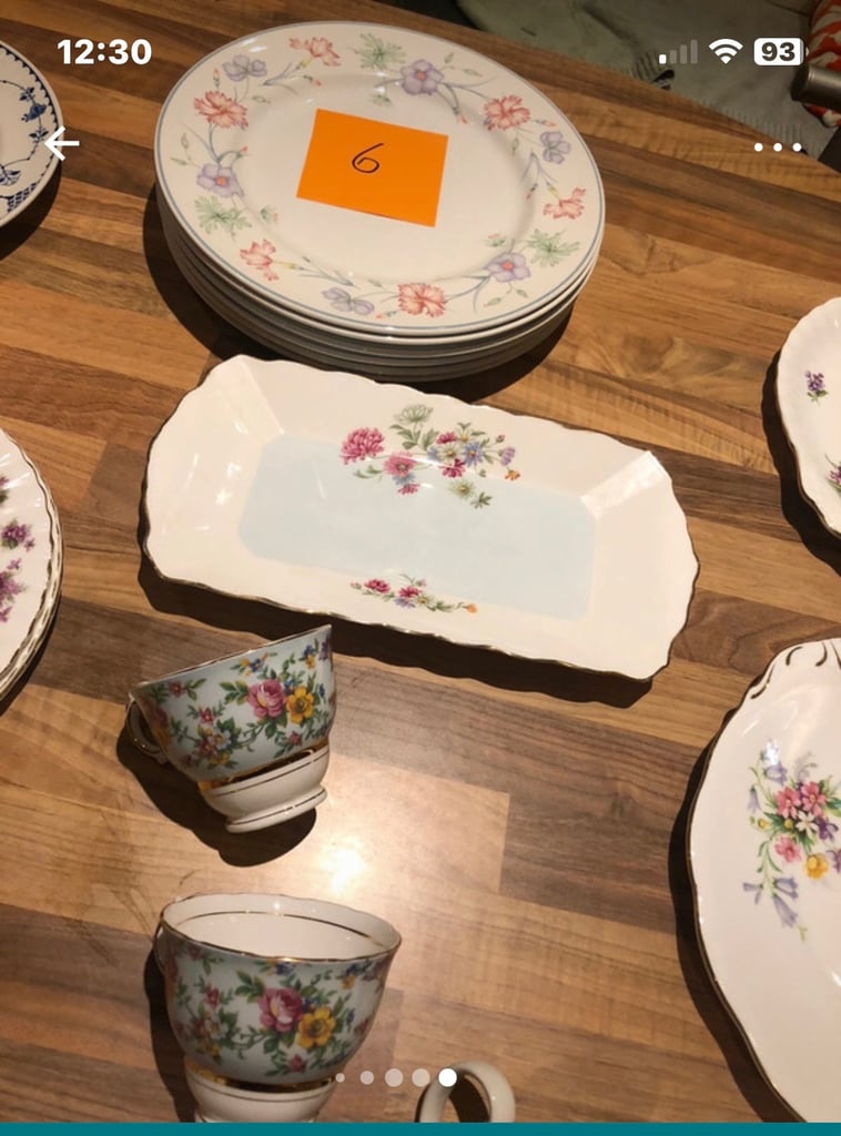 36 Pieces of Bone China Tableware