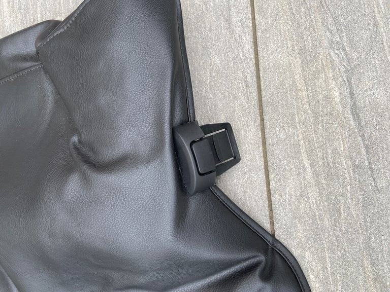 04/05 VW Beetle Convertible Hood Cover