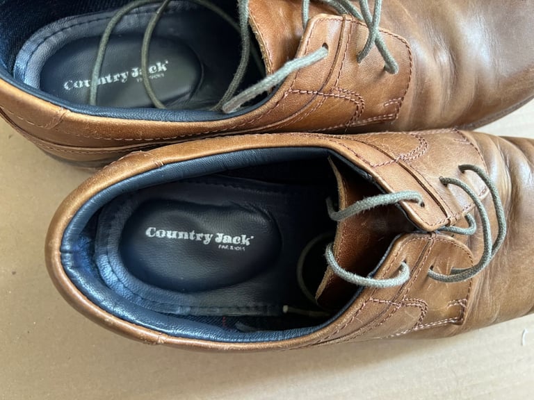 Mens casual Country Jacks leather shoes size 11  tan