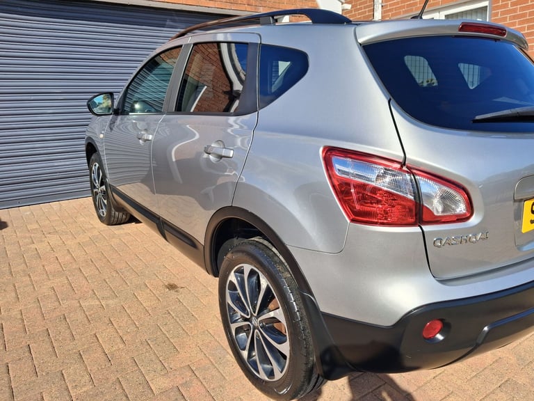 **SPACIOUS FAMILY CAR**NISSAN QASHQAI 1.6 360 VISION**5DR HATCH**SUV**