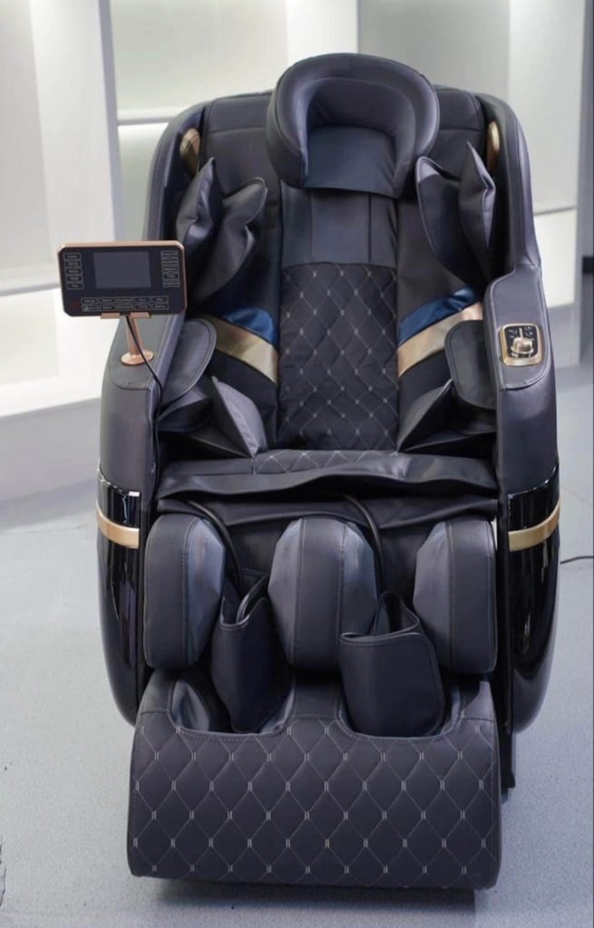 Brand new full body relaxing massage chair