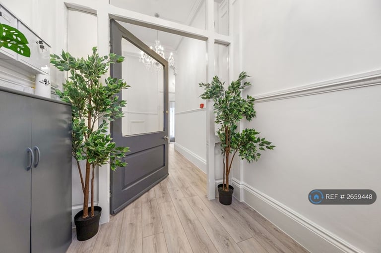 2 bedroom flat in Montpellier Terrace, Scarborough, YO11 (2 bed) (#2659448)