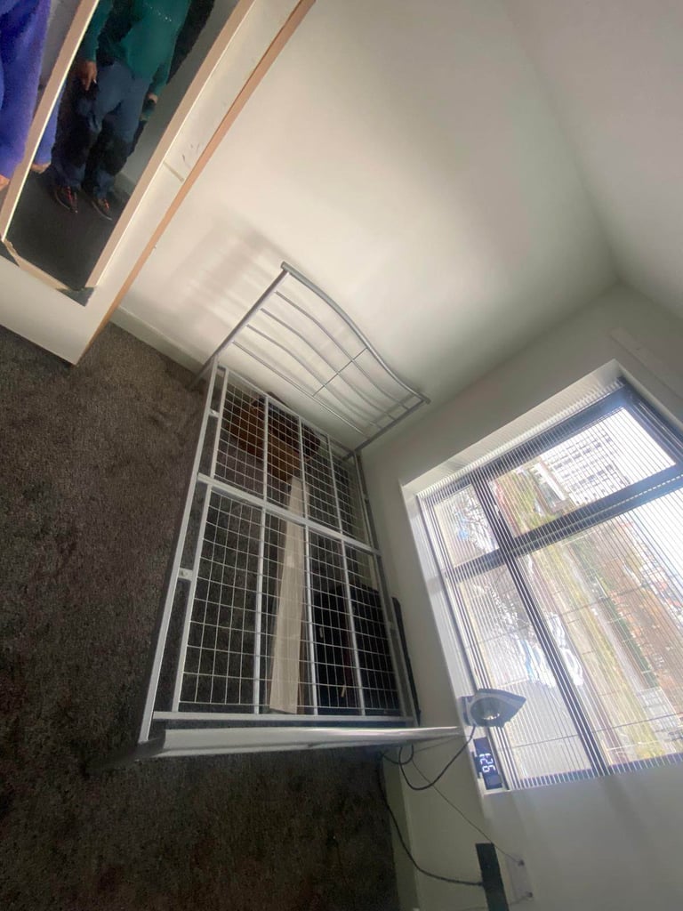 Double Bed £75 4×6