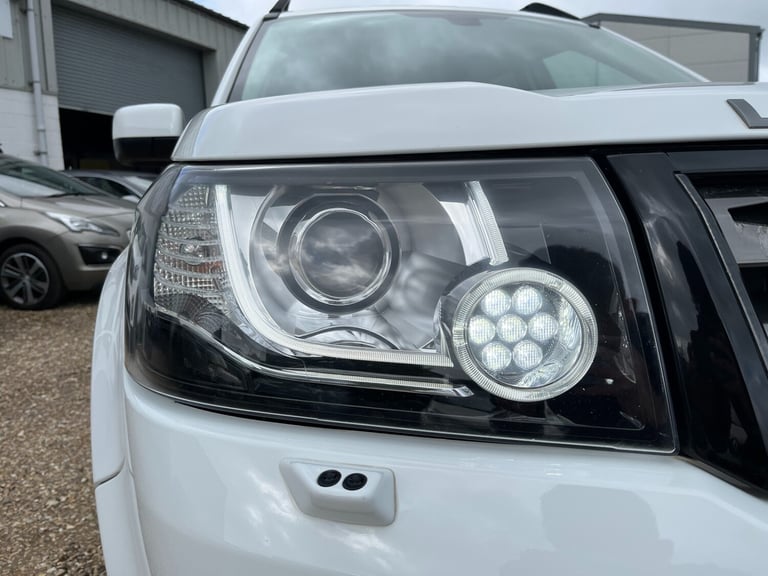 2014 Land Rover Freelander 2.2 SD4 SE Tech 5dr Auto SUV Diesel Automatic