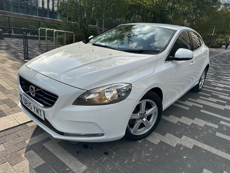 2015 VOLVO V40 SE 1.6 D2 DIESEL 6 SPEED MANUAL WHITE 5dr HATCHBACK 